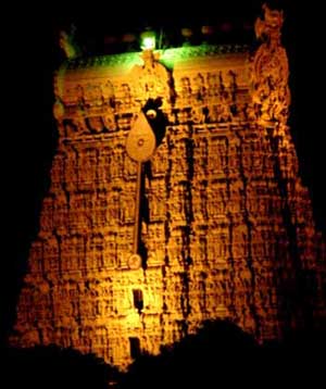 Mela-gopuram by night