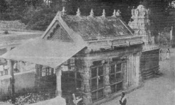 Thūndukai Vināyaka Kovil in the 1940's